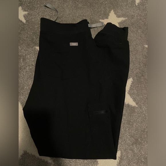 FIGS Zamora Jogger Scrub Pants - Picture 3 of 5